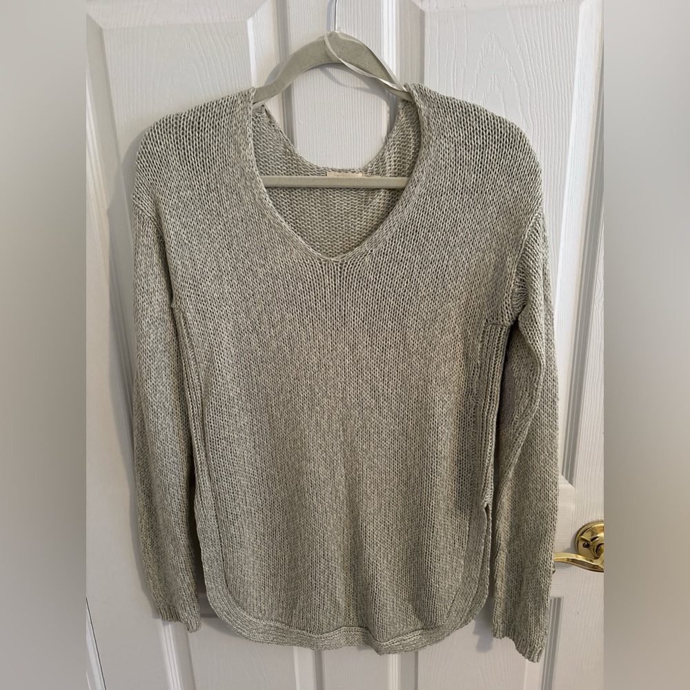 Harper V-Neck Sweater - Light Gray